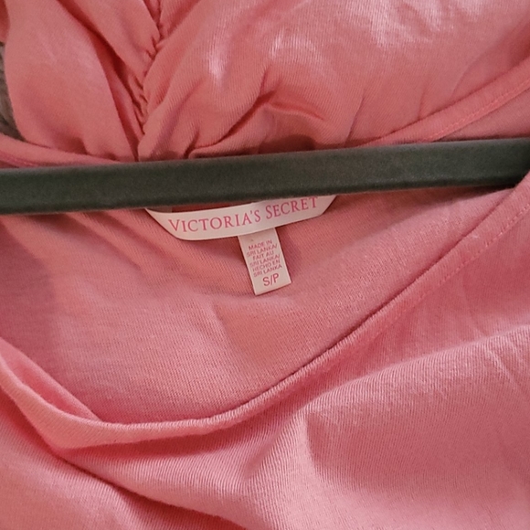 2 Victoria secret dresses 👗 body hugging 🤗 - Picture 5 of 10